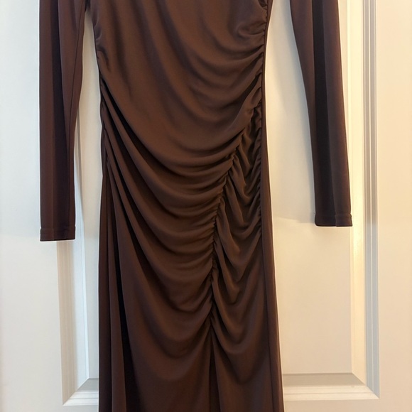 Zara Women’s Elegant Brown Long Sleeve Midi Dress - Picture 7 of 9